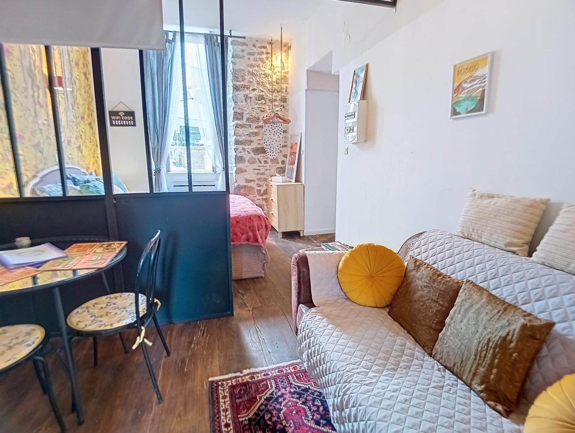 L’Églantine studio Oloron-Sainte-Marie Esterno foto
