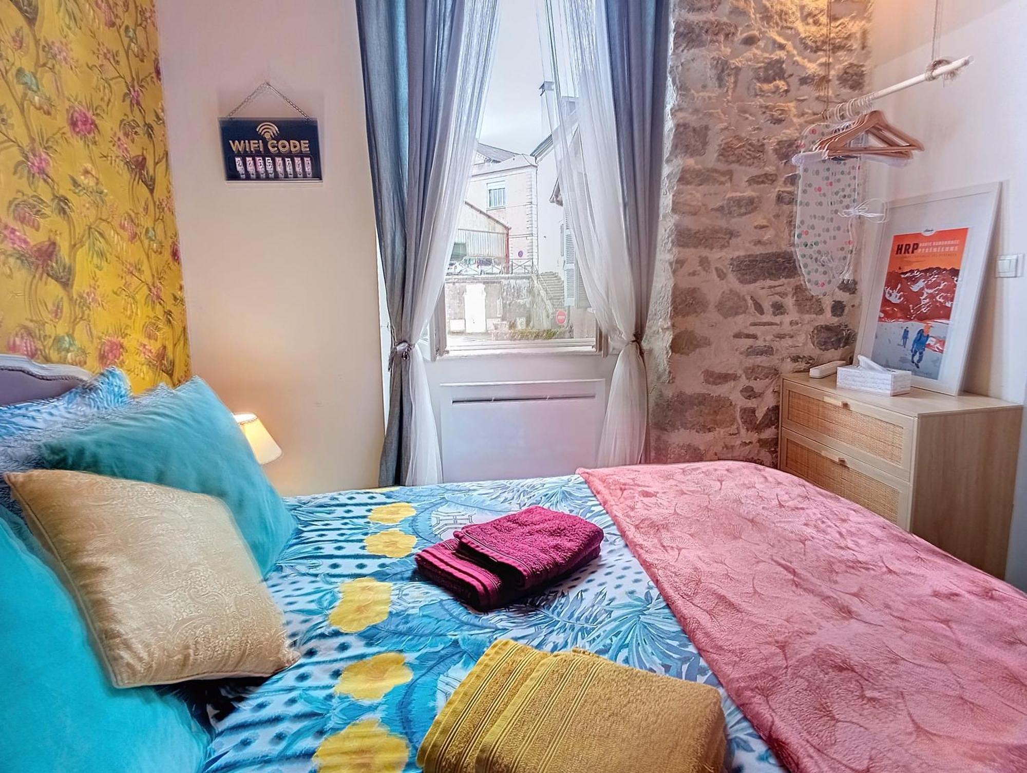 L’Églantine studio Oloron-Sainte-Marie Esterno foto